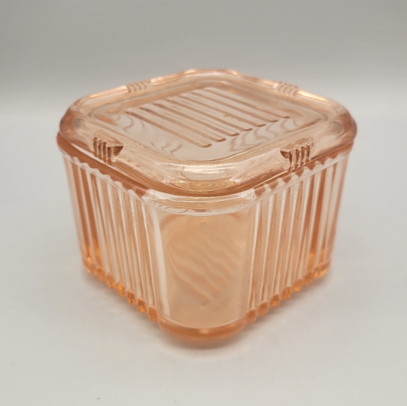 Vintage Federal Glass Pink Depression Glass Refrigerator Dish with Lid - Fridgie - Picture 6 of 6